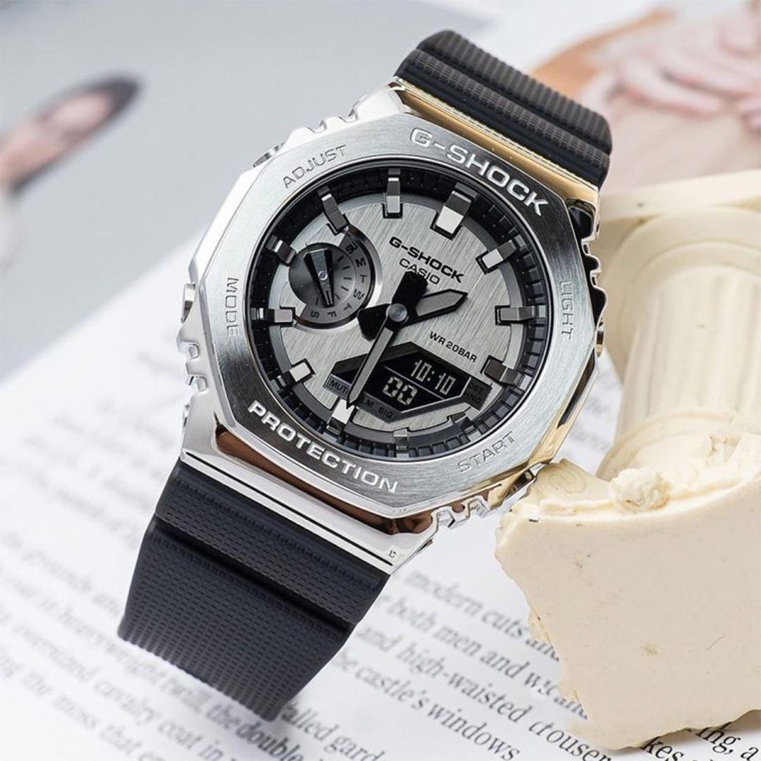 G-SHOCK GM 2100 SILVER BLACK PRIMIUM QUILTY WATCH